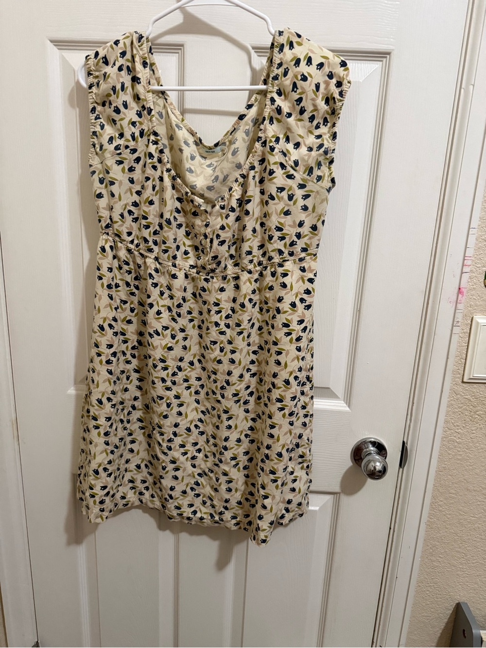 Sleeveless dress